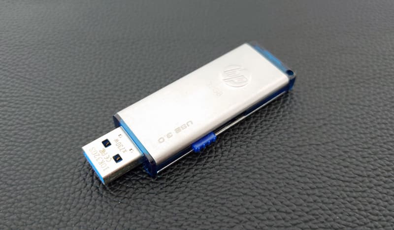 USB メモリ