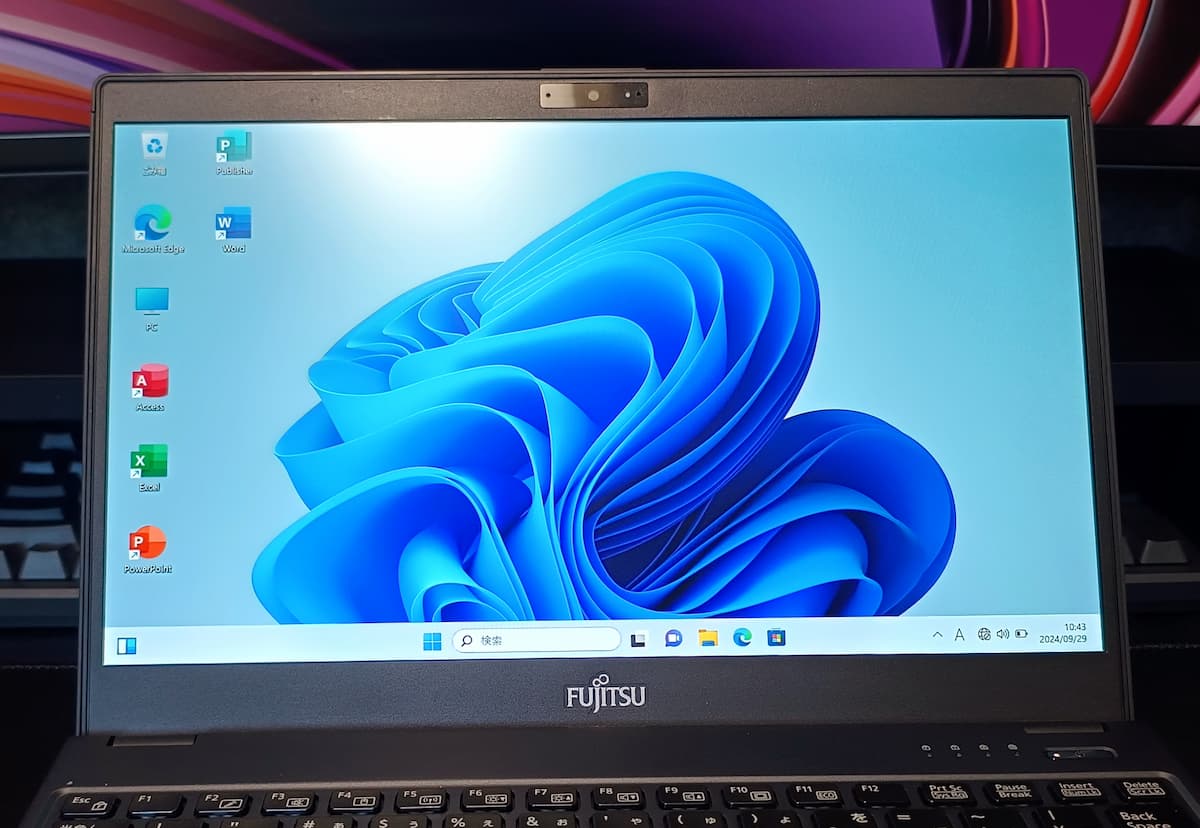 LIFEBOOK U938 起動直後のデスクトップ