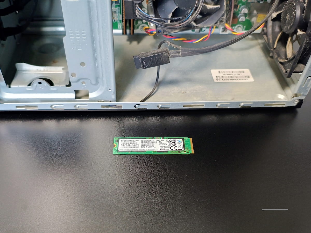 SSDを取り外したところ