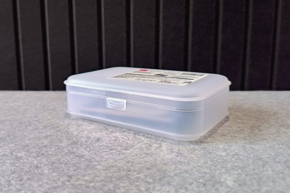 2.5インチのハードディスクを「小物釣り具ストレージボックス」に収納してふたを閉じたところ