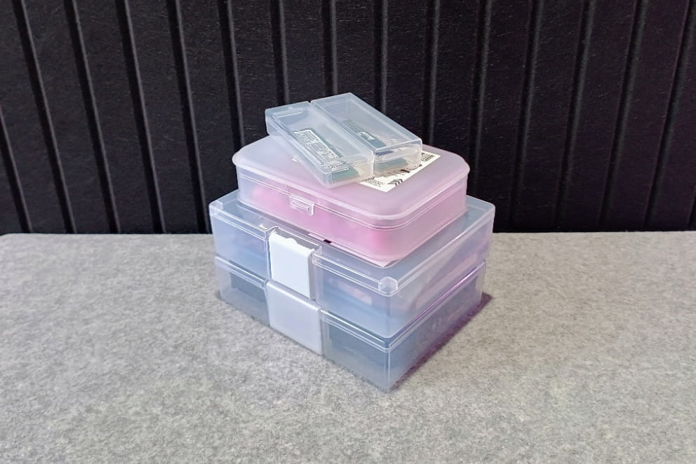 ダイソーで購入したHDD・SSD収納ケース